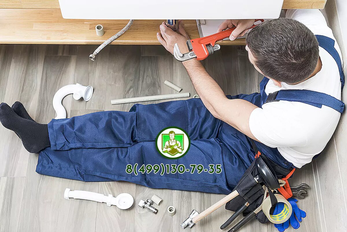 Всё о профессии сантехника с юмором и без: кто это, что делает, какие бывают разряды и как им стать. И смех, и польза!