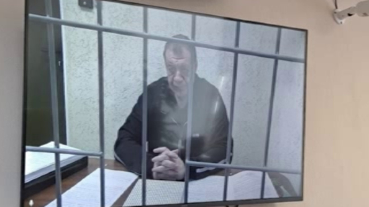    Сегодня в Ленинском суде Курска начали рассматривать дело бывшего замгубернатора Алексея Дедова