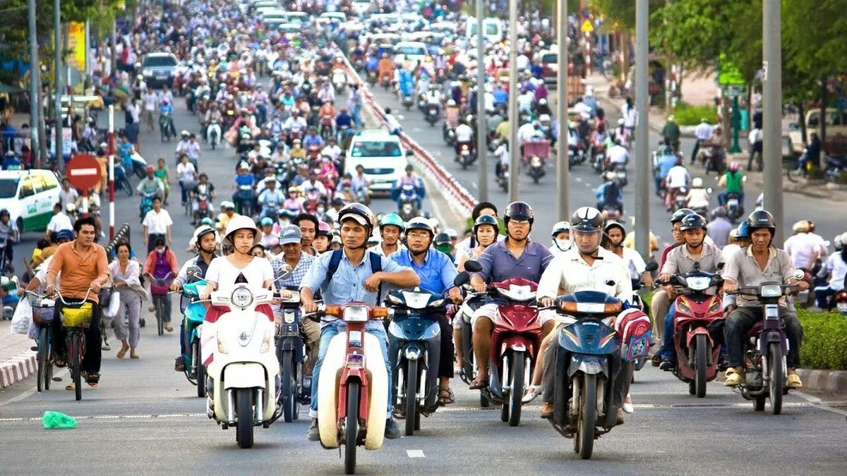 Дороги Вьетнама забиты мотоциклами