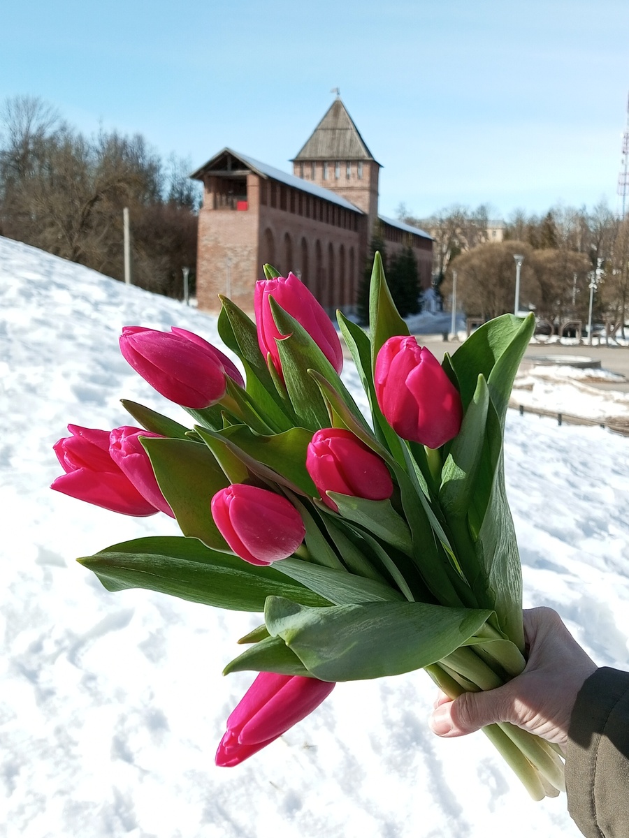 Праздничный букет к 8 марта в 2026 году, фото автора