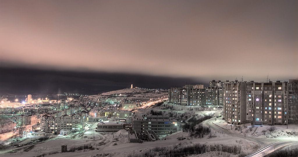 Мурманск: зачем люди остаются там, где полгода темно