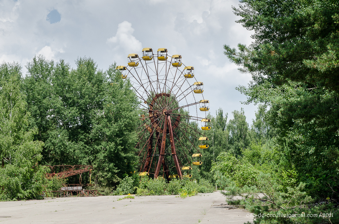 Колесо обозрения в парке развлечений Припяти — один из самых известных символов Чернобыльской зоны отчуждения.
