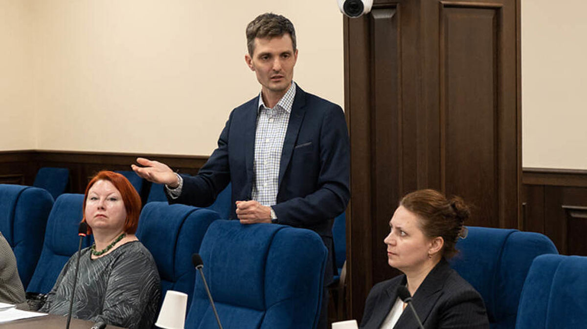    Директор свердловского управления капитального строительства Ладейщиков ушел в отставку