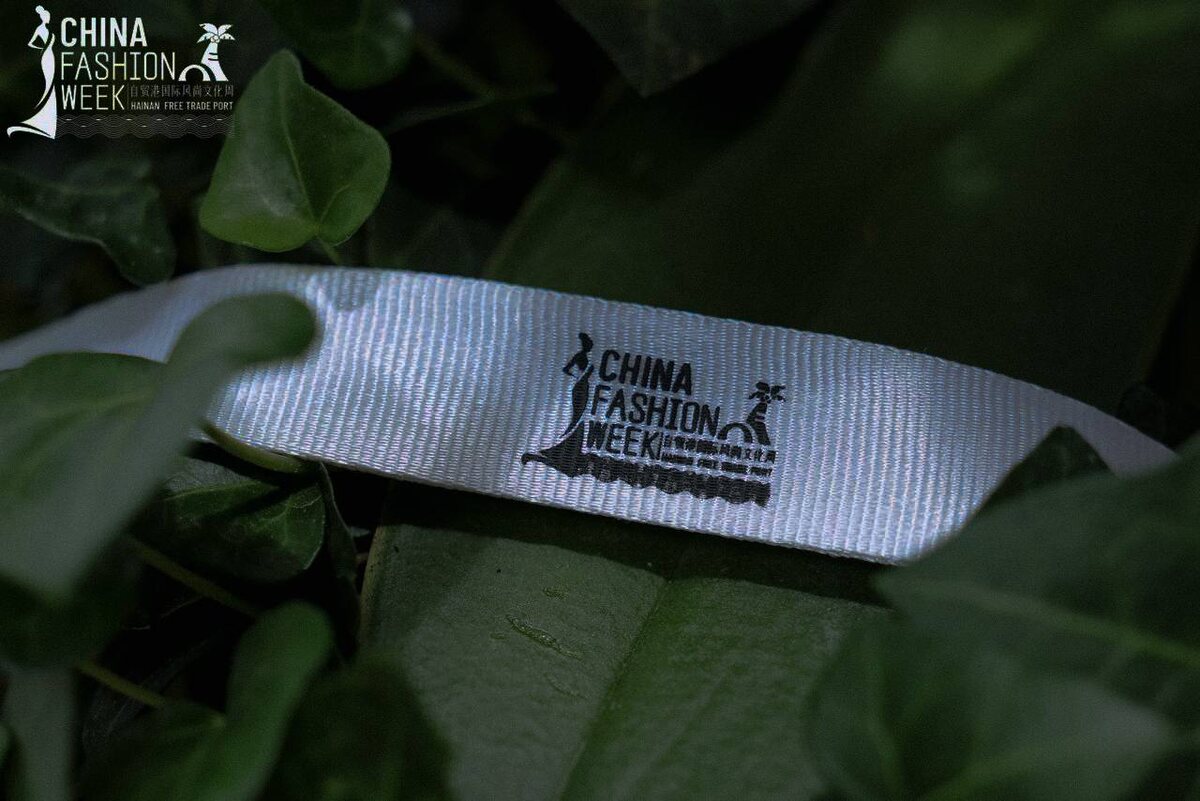 Эпизод, в котором Княженика передает ключи с подиумов разных Недель Моды по всему миру...