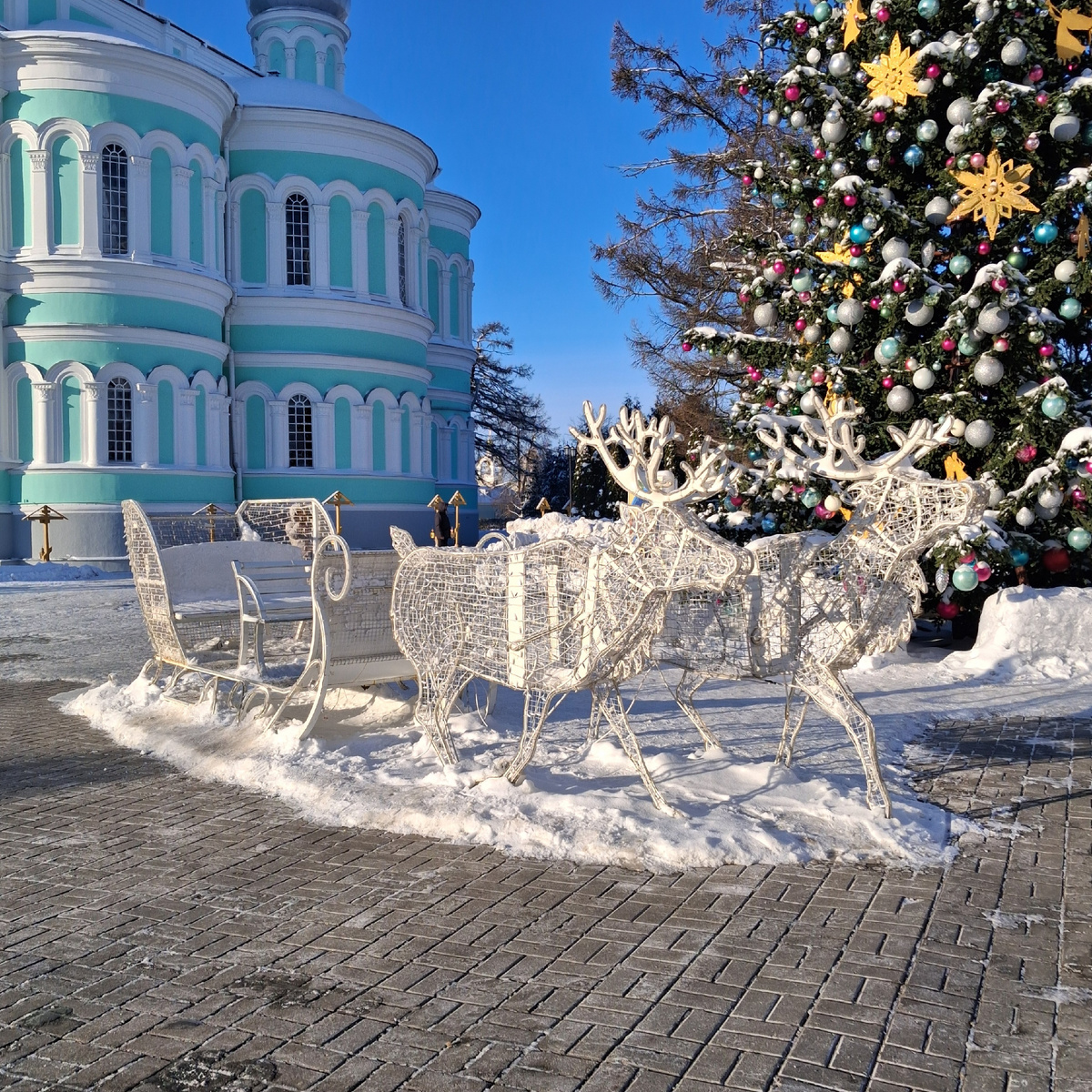 На территории обители. Фото автора. 