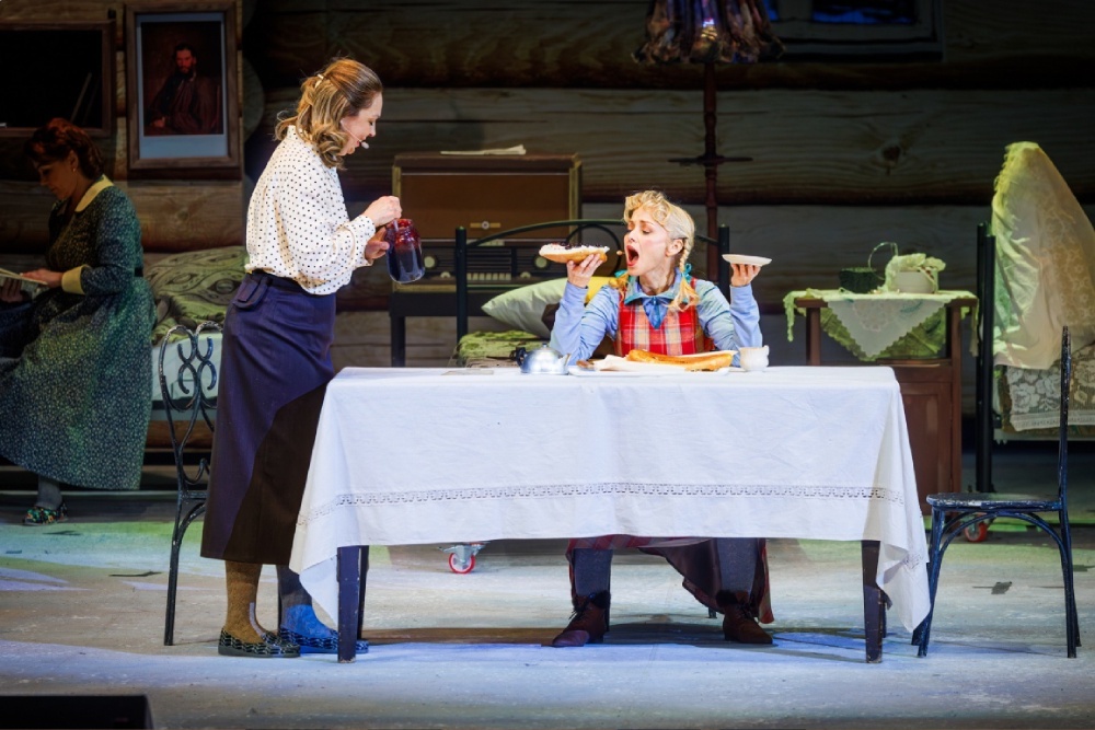    В мюзикле заняты и хор в полном составе, и балетная труппа… Самая главная сложность - соединить это все в единое целое. / Кирилл Стасько