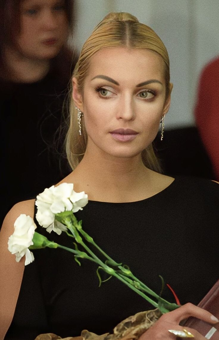 Анастасия Волочкова в молодости (галерея, 3 фото)