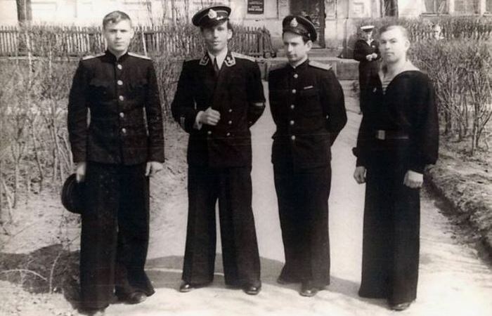 В советской России клёш узаконили после 1917 года. /Фото: bolshoyvopros.ru.