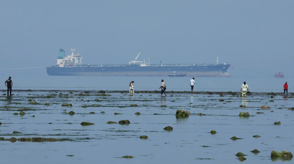 Танкер российской теневой флотилии «Фуга Блюмарин», также известный как «Пустынный змей», несколько месяцев искал покупателей на свой груз © Amit Dave/Reuters