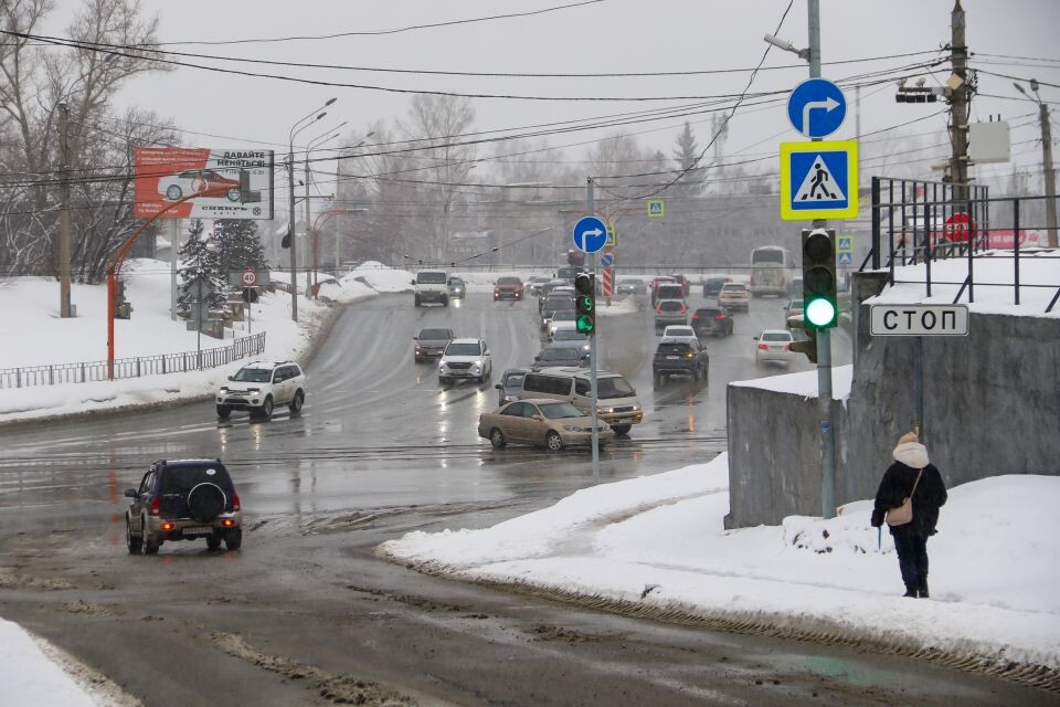    Перекресток Павловского тракта и пр. Строителей. Вид с ул. 2-й Строительной . Источник: Виталий Барабаш/"Толк"