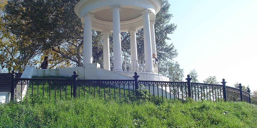 12 апреля родился человек, написавший, что чужая душа - потемки