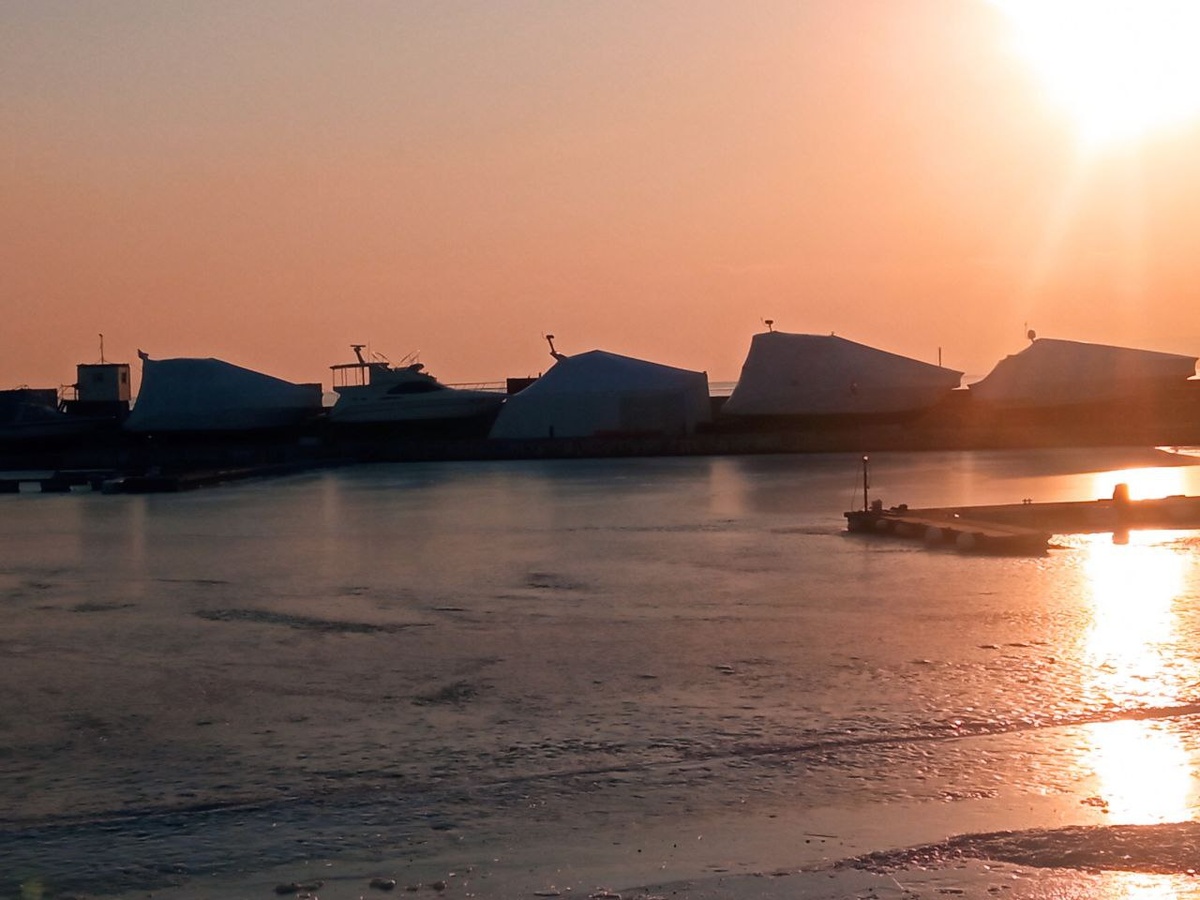 Владивосток март 2026 Спортивная набережная 