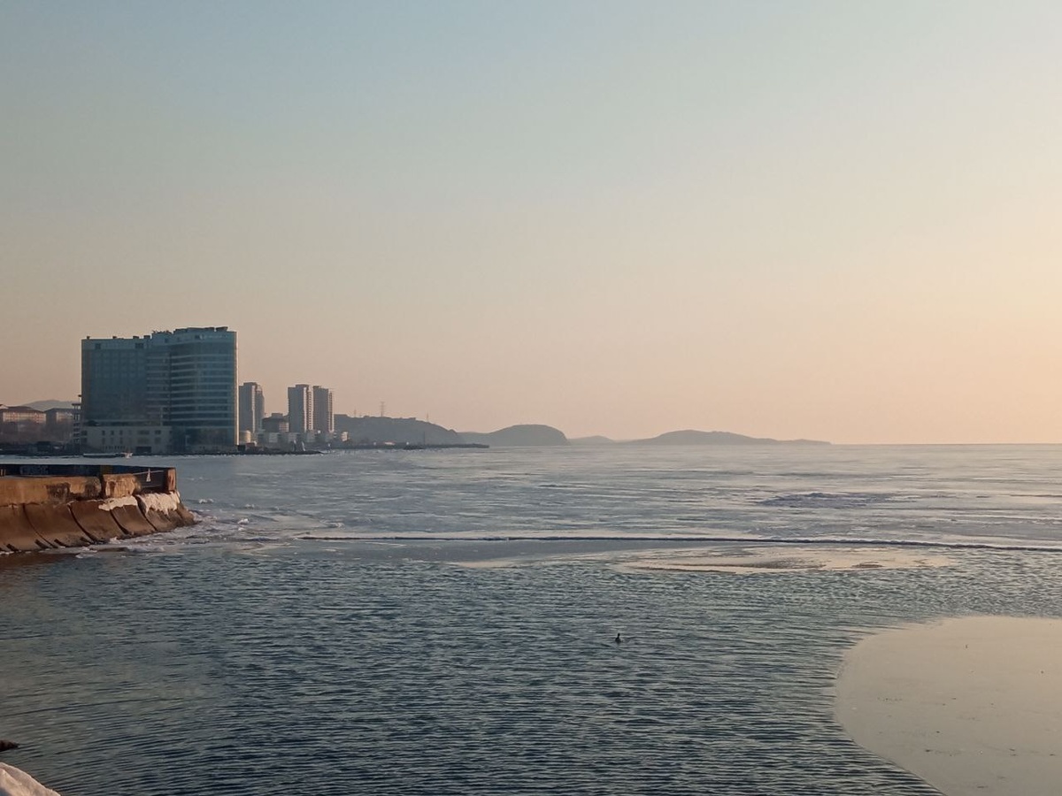 Владивосток март 2026 Спортивная набережная