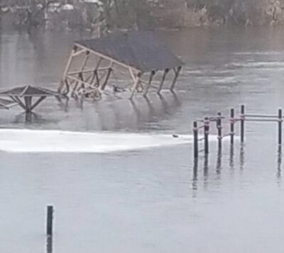 Половодье в Петровске, смывшее федеральные деньги
Фото:https: www.vzsar.ru