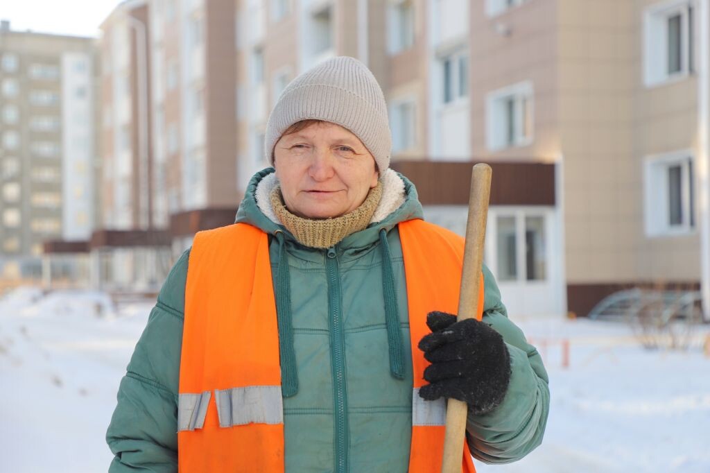     Лариса Чалая, дворник.Сергей Кулыгин, "БР"