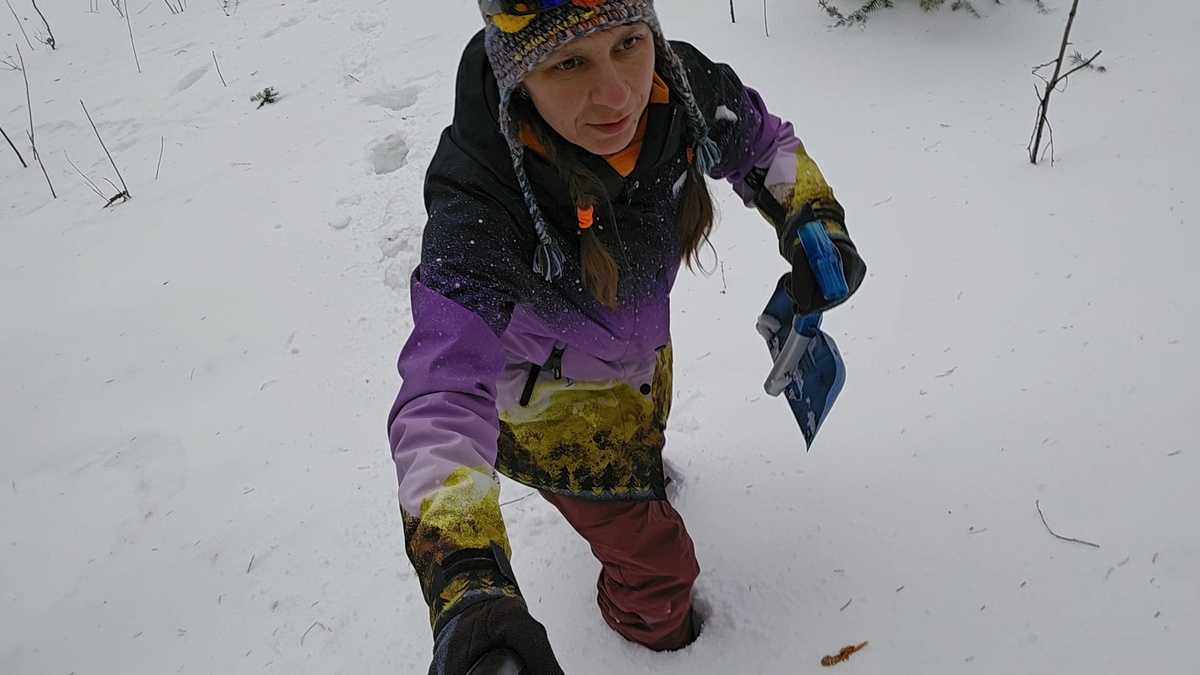 Ищу место под палатку по сугробам.