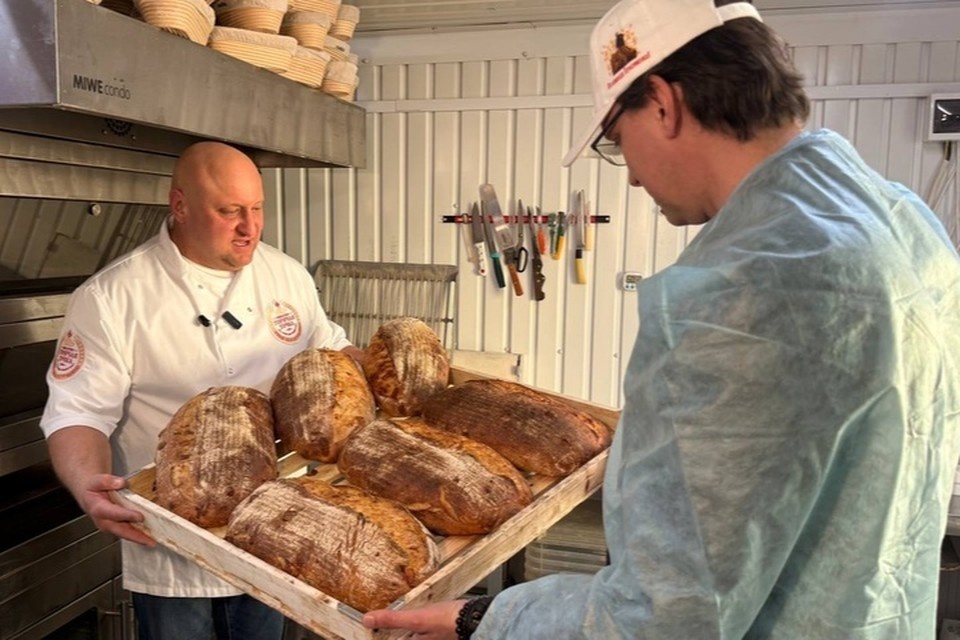    Белокуракинская пекарня увеличила производство хлеба на 20%. ФОТО: ТГ-канал Дарьи Лантратовой