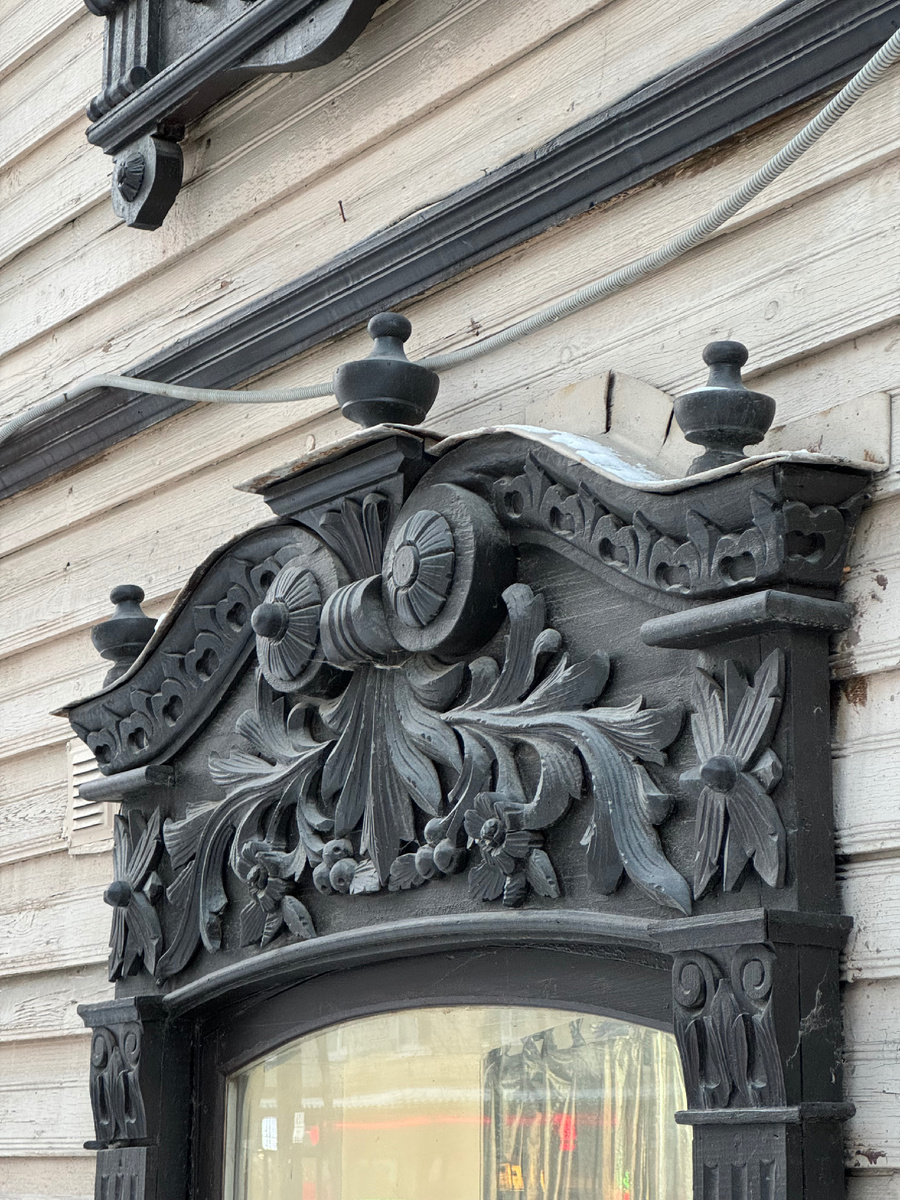 Деревянные наличники в Тюмени