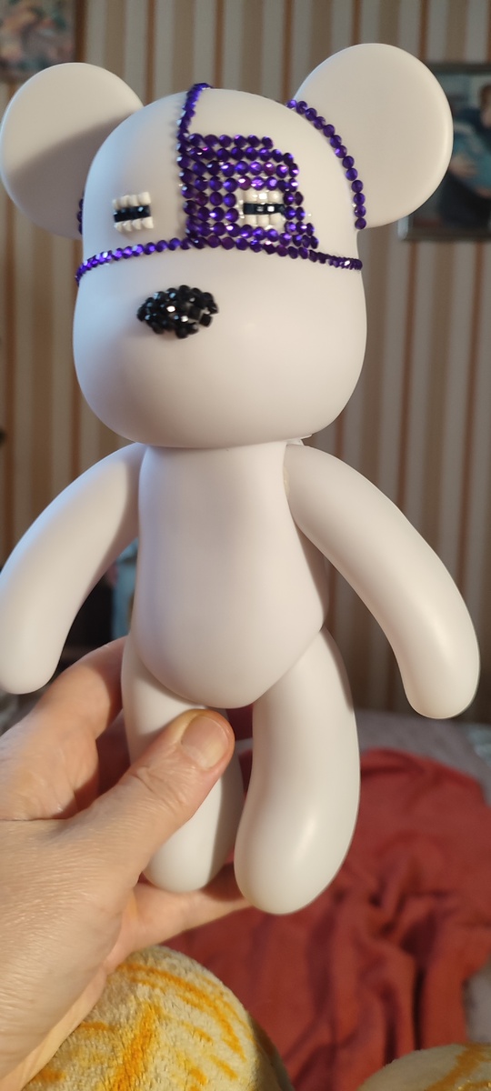 Это я уже начала собирать своего мишку 🙂. Правда там глазки с носиком не предполагались, но я решила их всё же обозначить. 