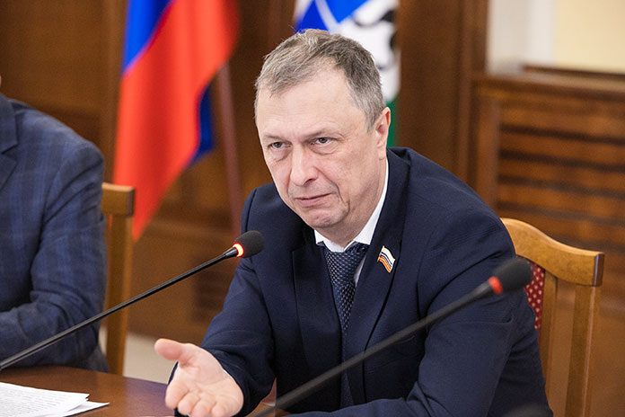    Глава аграрного комитета регионального Заксобрания Денис Субботин в курсе текущей ситуации, но комментировать ее не стал. Фото: Михаил Периков