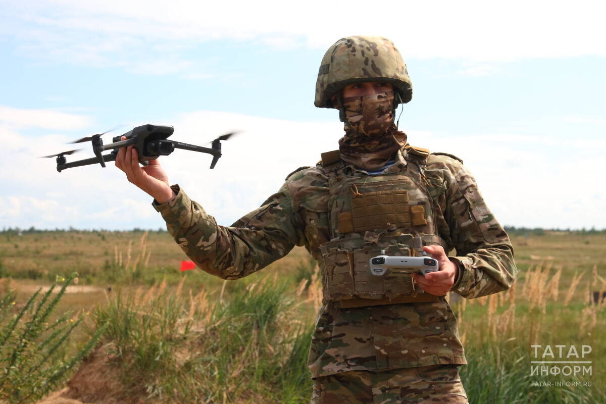 «Для операторов FPV-дронов возрастные ограничения от 18 до 35 лет, а образование от среднего профессионального до высшего»Фото: © Михаил Захаров / «Татар-информ»