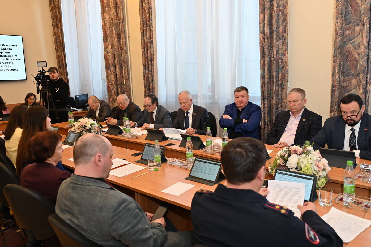 Депутаты Комитета по законности и правопорядку и Экспертного совета при нем обсудили ситуацию с аварийностью на дорогах республикиФото: gossov.tatarstan.ru