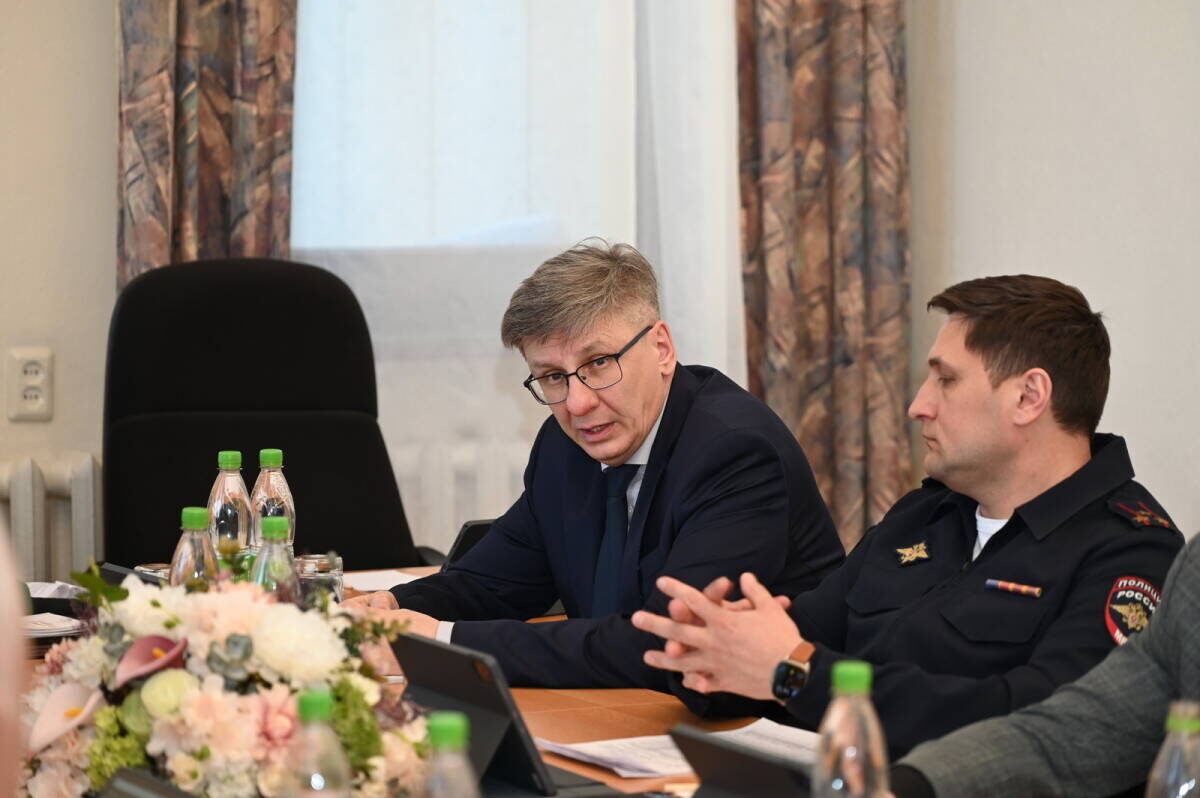Николай Герасимов в начале собрания представил двух кандидатов из Агрызского и Лениногорского районов РТФото: gossov.tatarstan.ru