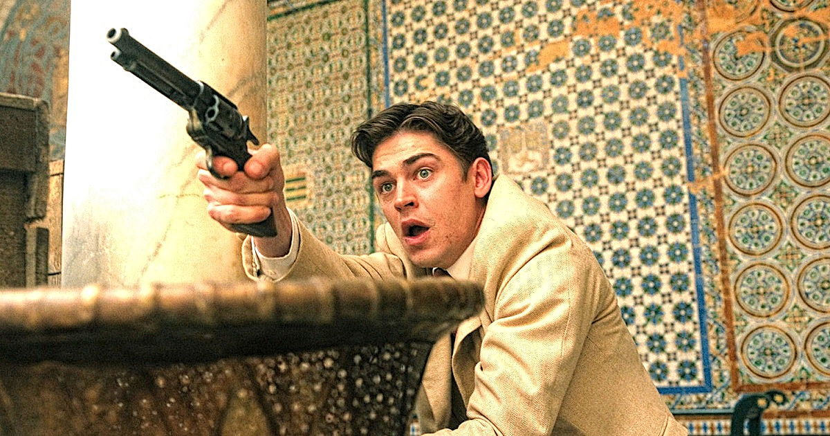 Шерлок Холмс, 19 лет. Пьёт редко, трубку не курит, на скрипке не пиликает, ни доктора Ватсона, ни миссис Хадсон ещё не знает, со словом "дедукция" не знаком, собак по болотам не ловит... Унылая молодость, короче. 