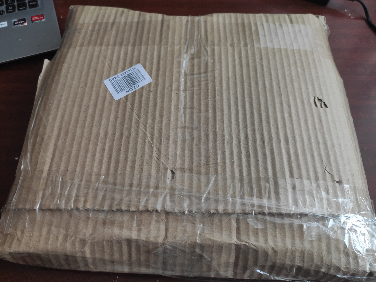 Вот в таких упаковках приходит мебель