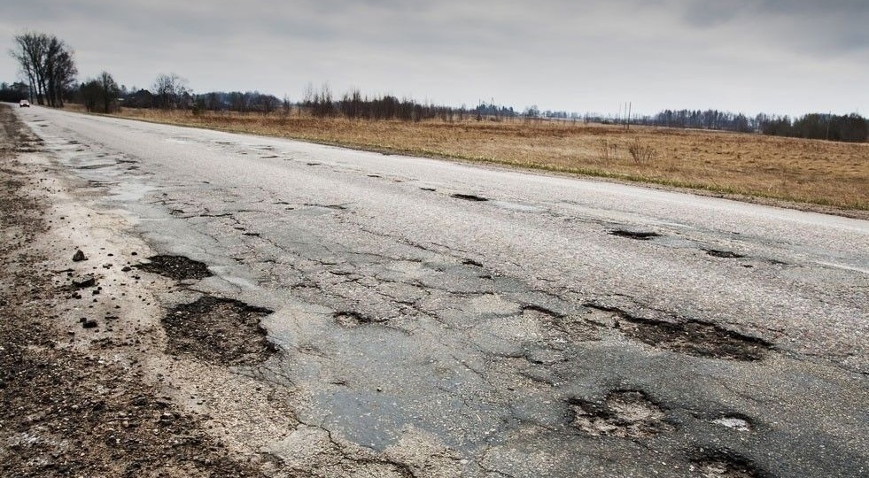 ❓💵🪏⛏Как олигархический капитал РФ планирует решать проблему с изношенными дорогами в своём государстве. Наглядно.