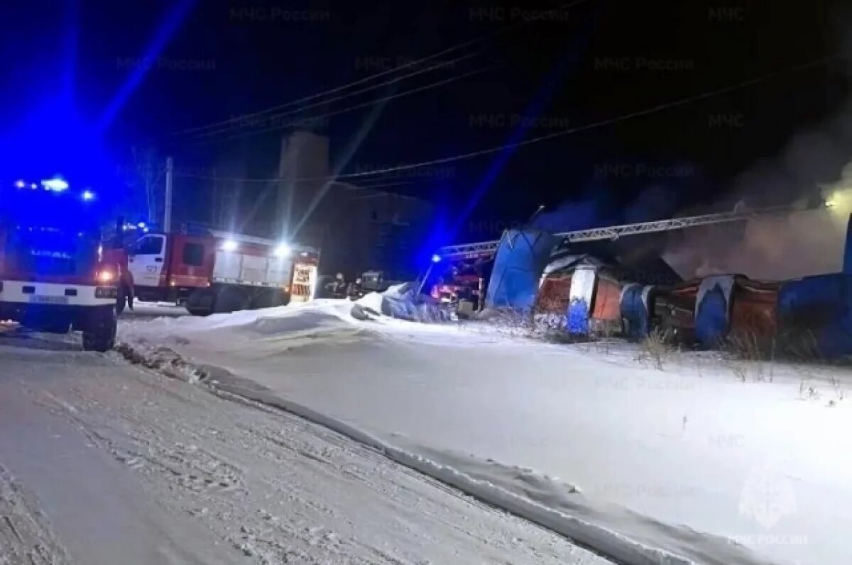    В Горьковке произошел крупный пожар в нежилом здании