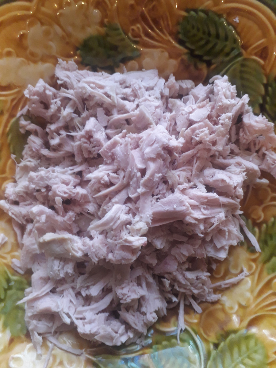 Фото 2. Куриная грудка в салатнике
