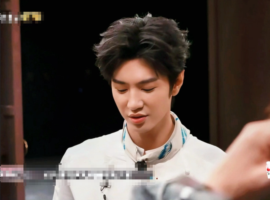 Китайский актер Чэнь Чжэюань.