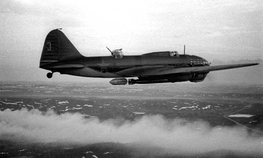 Служили два товарища: как Иван Шаманов и Михаил Лорин вместе бомбили врагов