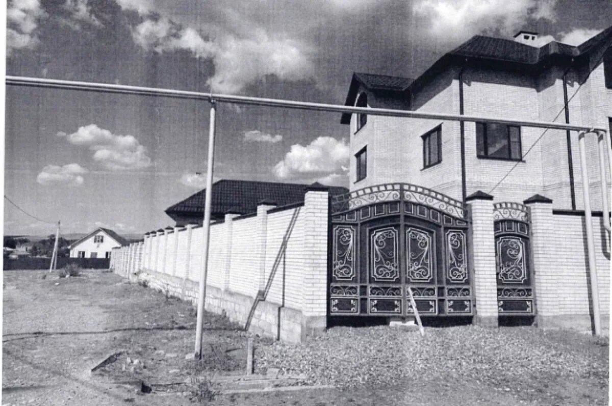    Особняк бывшего главы УГИБДД Ставрополья Сафонова упал в цене на торгах