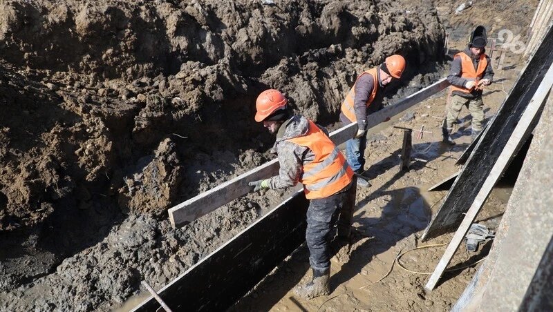    Работы на объектах ведутся без выходных Фото: Дмитрий Ахмадуллин / / ИА «Победа26»