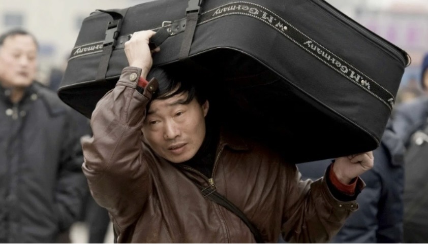 «Русское золото»: какие российские товары китайцы скупают чемоданами и делают на них состояния