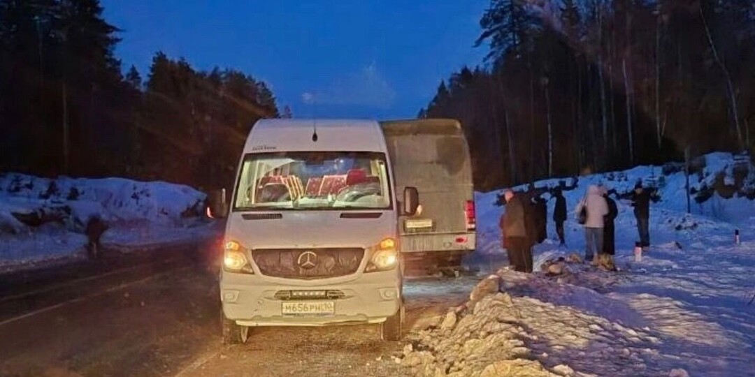 «Оказались в ловушке»: в Карелии пассажиры несколько часов замерзали на трассе