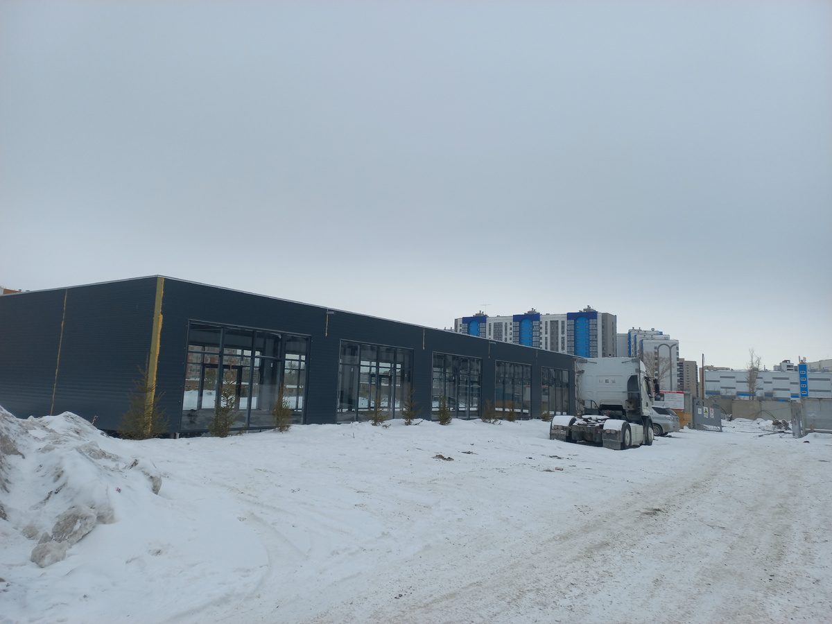 Новое здание в парке "Четыре сезона" в Барнауле