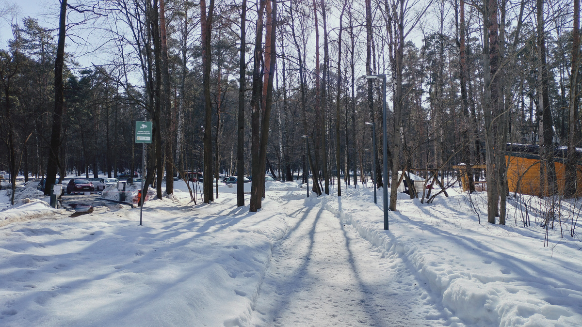Чуть далее, путь в парк