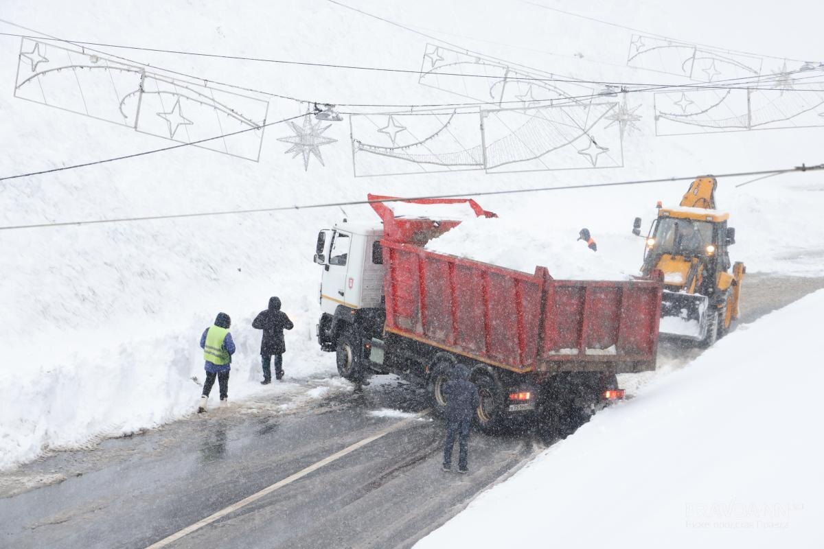   В работах участвовали 12 альпинистов