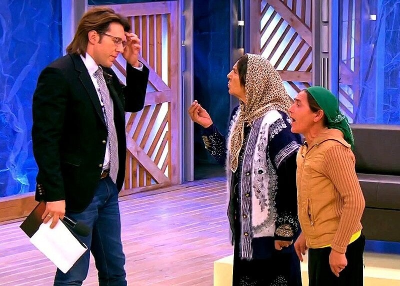 И к исходу сентября она родит богатыря! Мы в кино видели. Не спорь с нами Андрюша! 