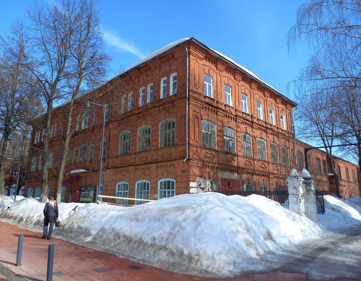 Фото автора. Ремесленная школа сейчас.