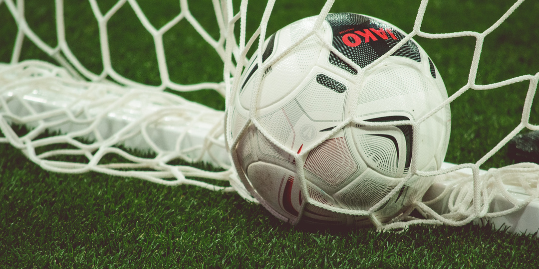 Разгромы, сенсации и хет‑трик: как прошли первые матчи 1/8 финала ЛЧ