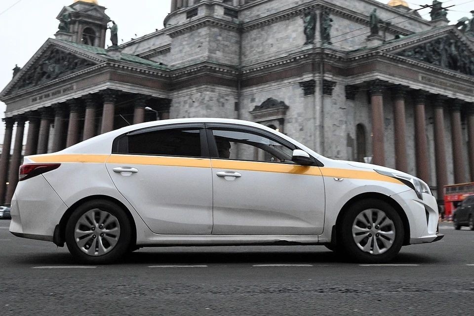    «Коммерсантъ»: перечень машин для такси пополнится китайским автопромом Алексей БУЛАТОВ