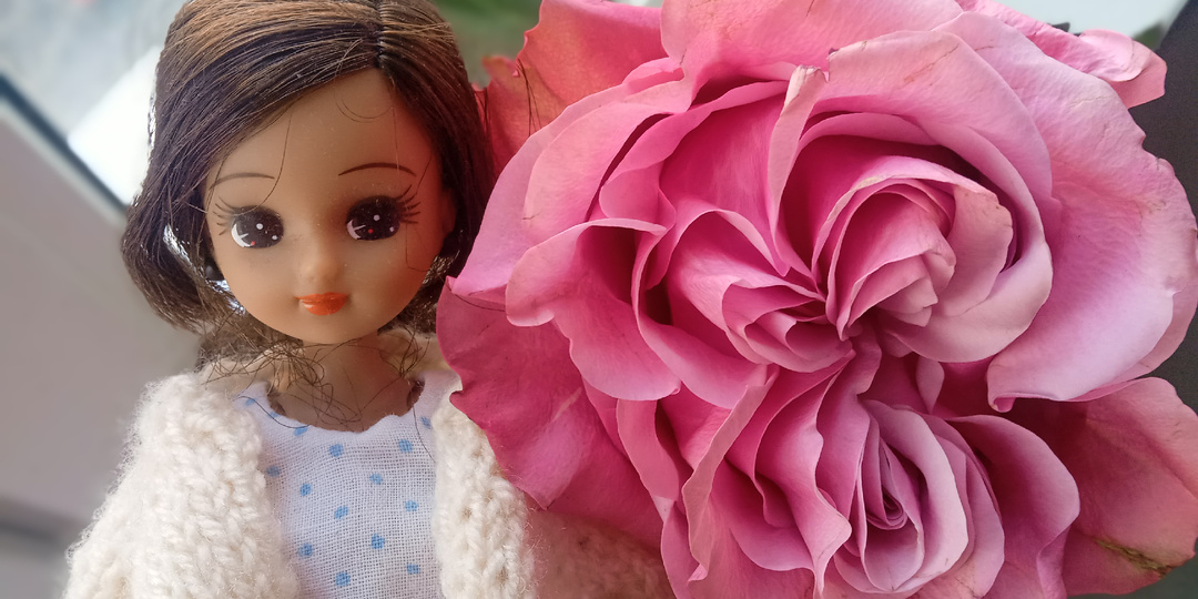 Куколки, цветочки.