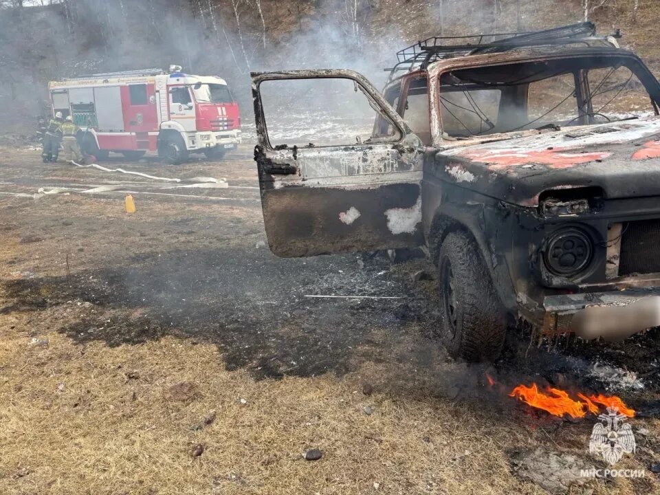    Возгорание автомобиля в селе Шашикман. Источник: ГУ МЧС России по Республике Алтай