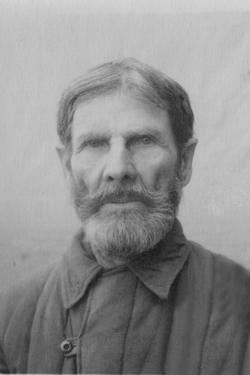 Прокопий Васильевич Маковеев. Фото на Доску Почёта.