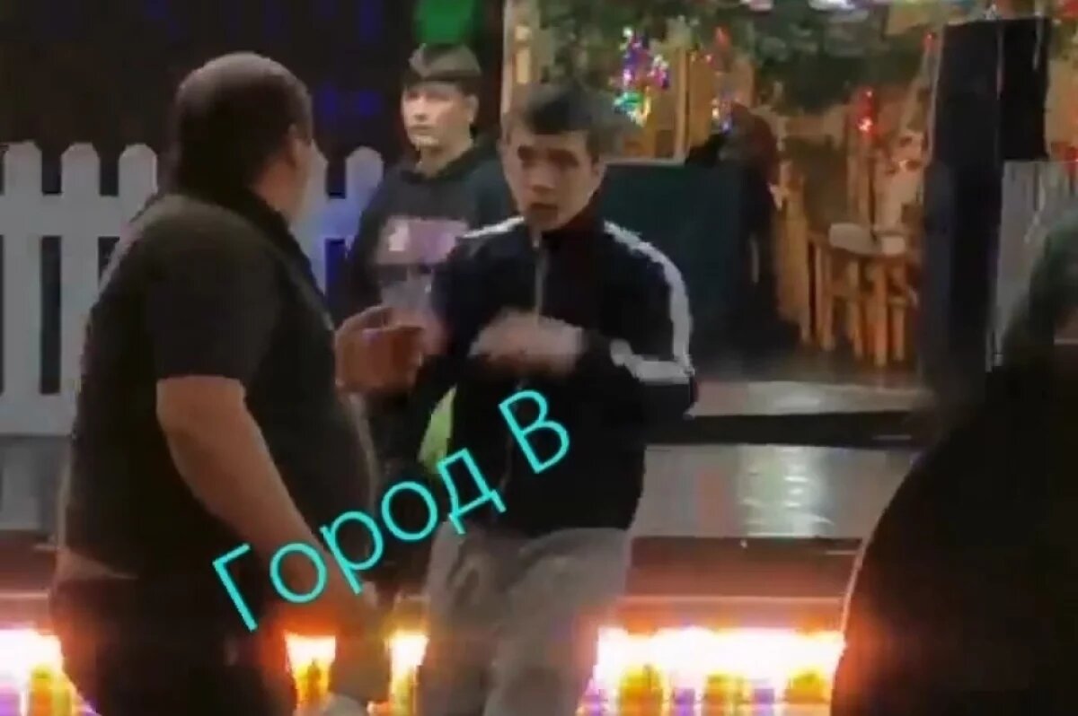    Во Владивостоке после драки в кафе «Порт Артур» были задержаны подростки