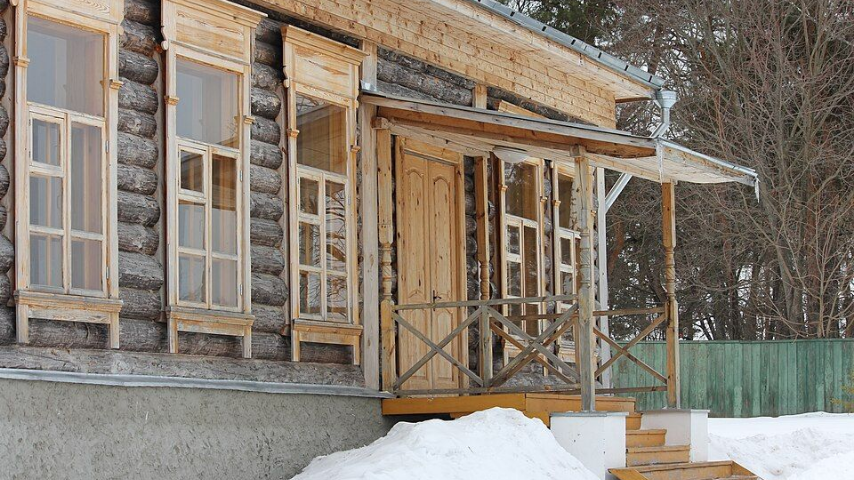 Школа грамоты для детей, где Сергей Есенин чуть позже по окончании школы проходил учительскую практику. 